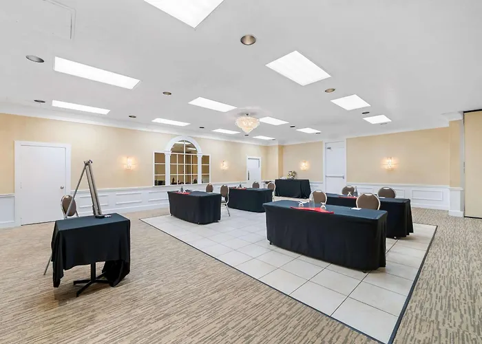 Best Western Plus Mariposa Inn & Conference Centre