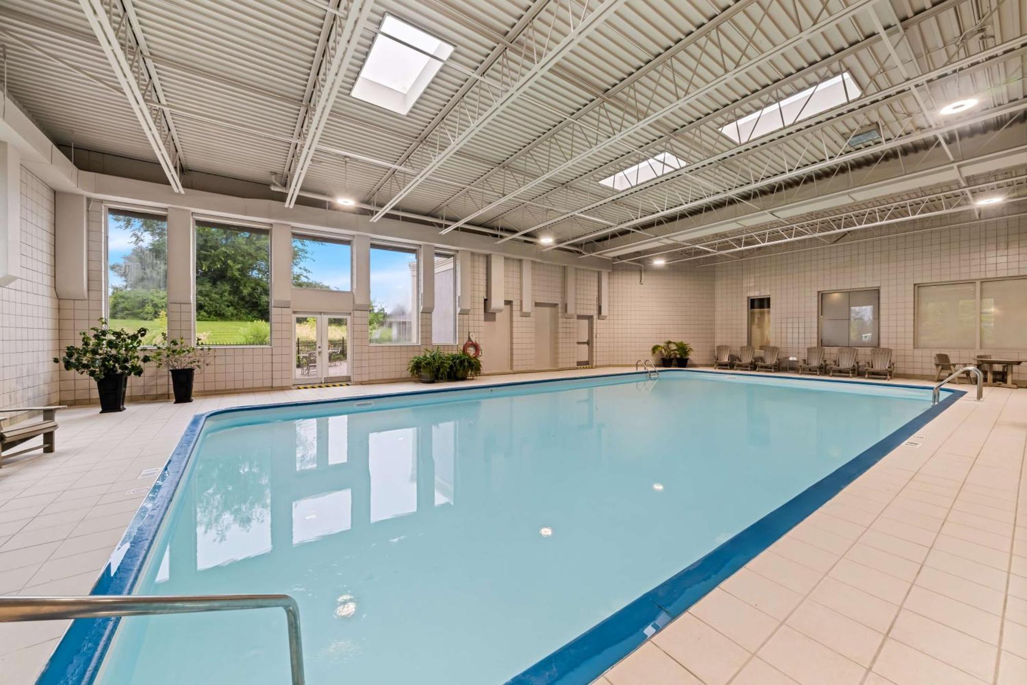 Hotel Western Mariposa & Conference Centre Orillia