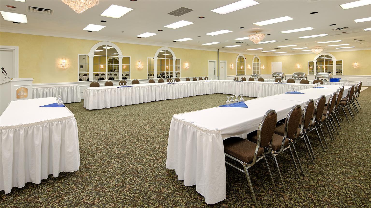 Western Mariposa & Conference Centre 3*