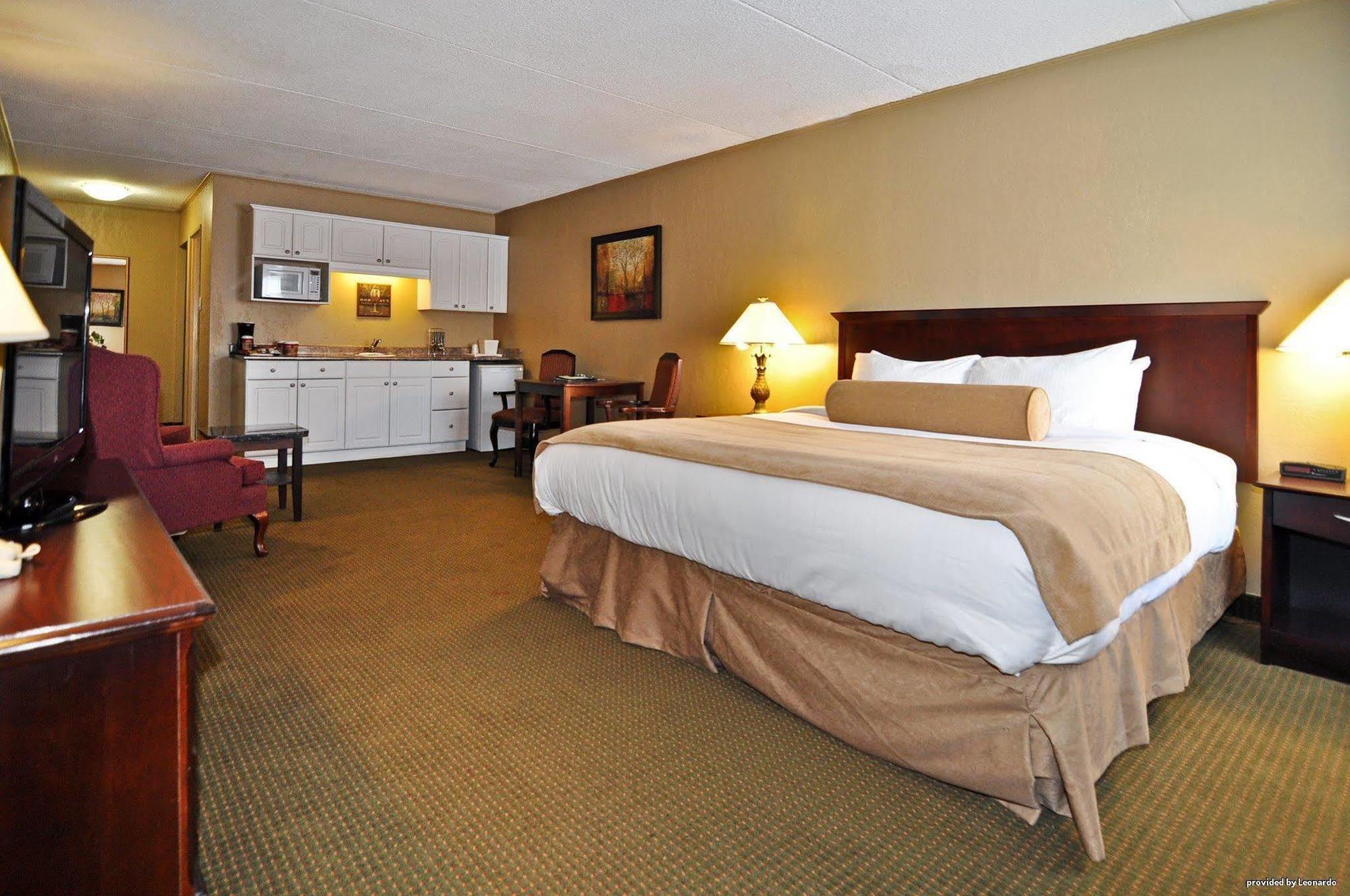 Western Mariposa & Conference Centre Hotel