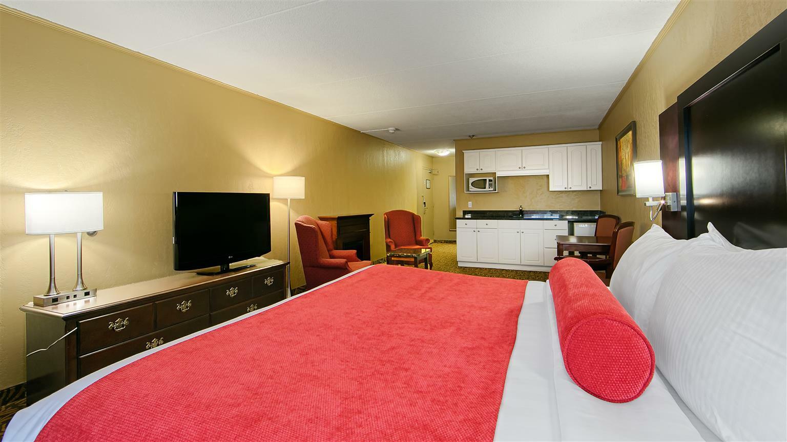 Western Mariposa & Conference Centre Hotel 3*