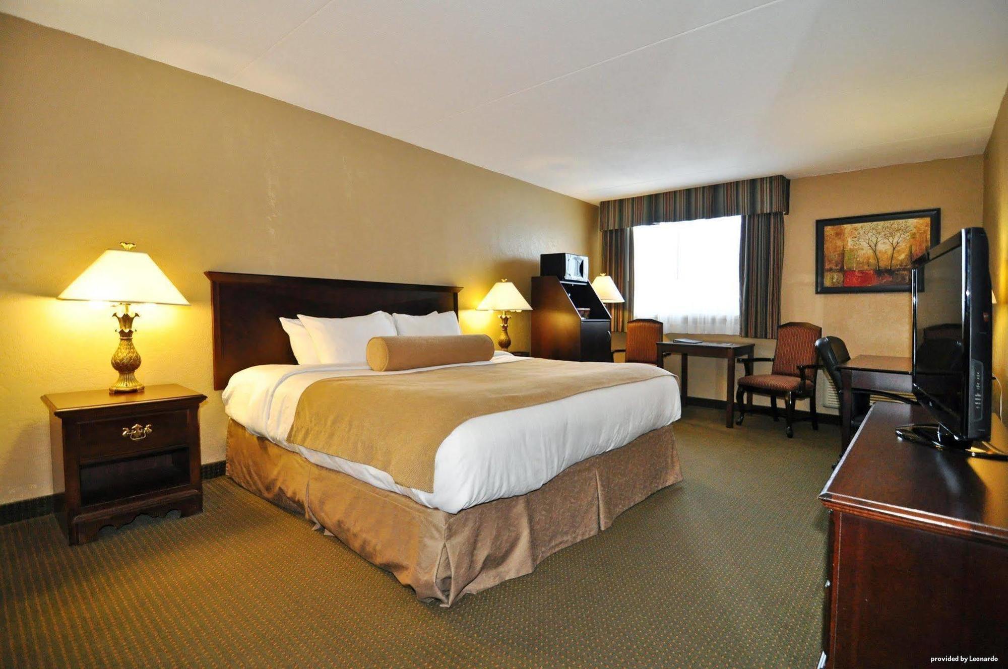 Hotel Western Mariposa & Conference Centre 3*