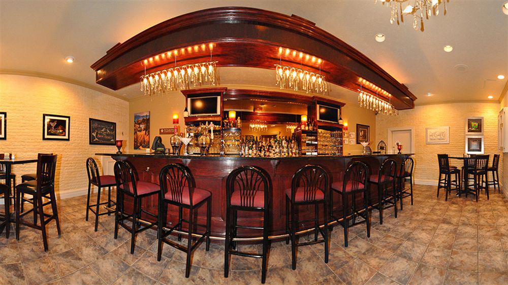 Western Mariposa & Conference Centre Hotel 3*